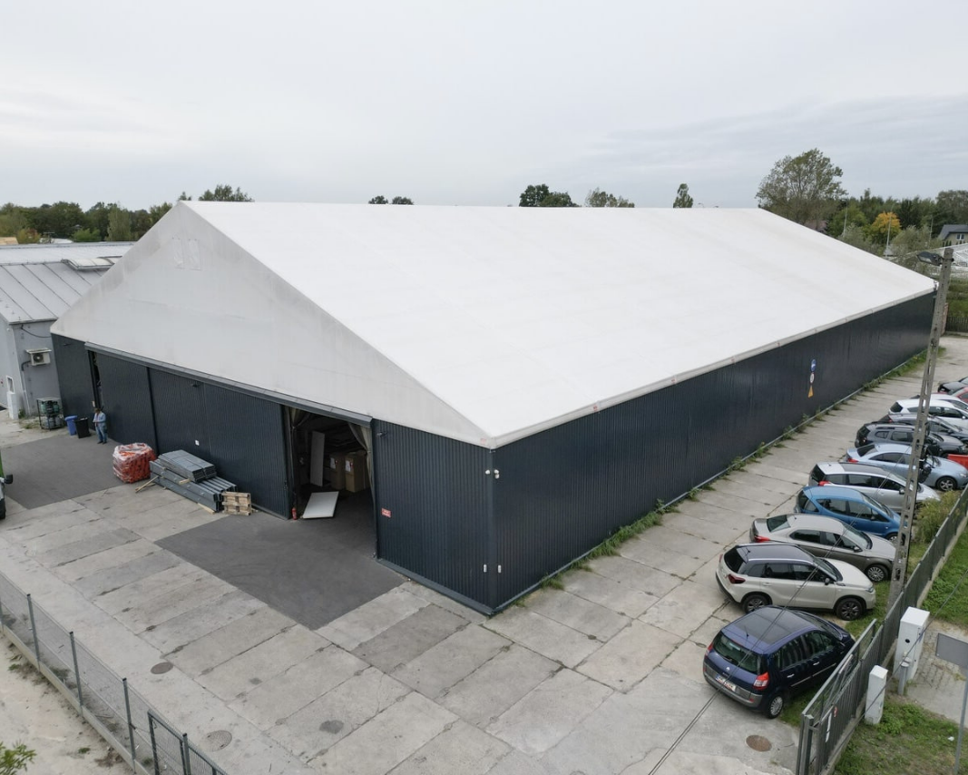 Namioty halowe: tania alternatywa dla tradycyjnych budynków